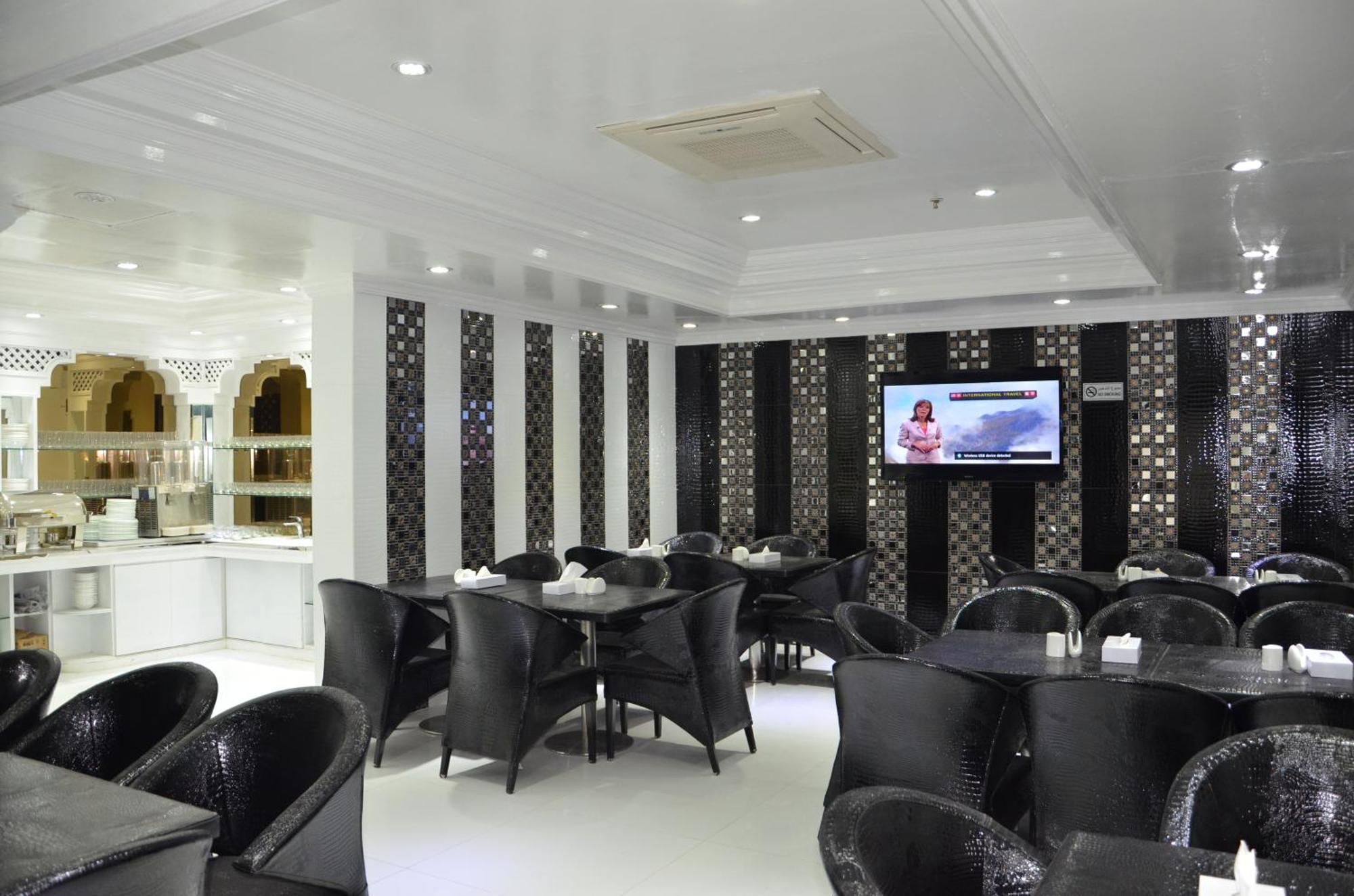 White Fort Hotel Dubai Bagian luar foto